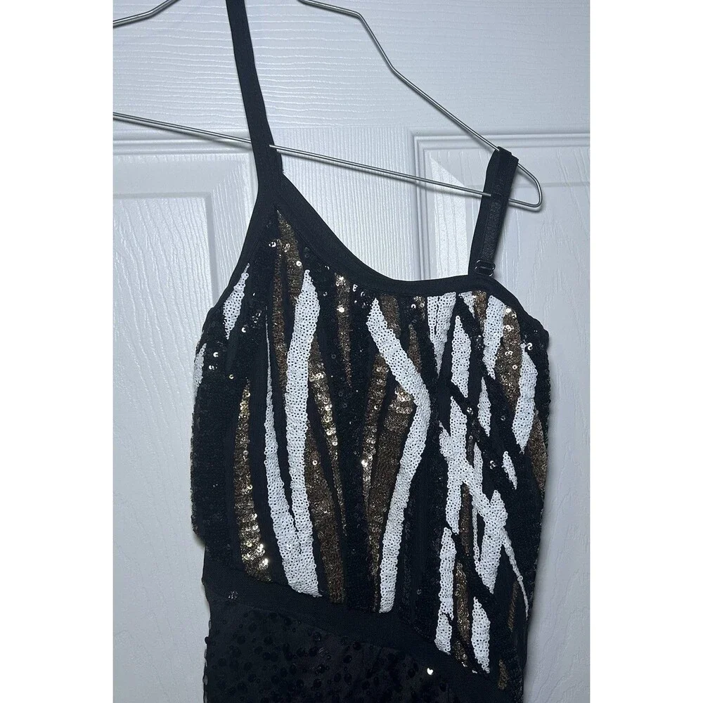 Costume Gallery Youth Girl’s Asymmetrical Sequin Shorts Dance Outfit Size Large